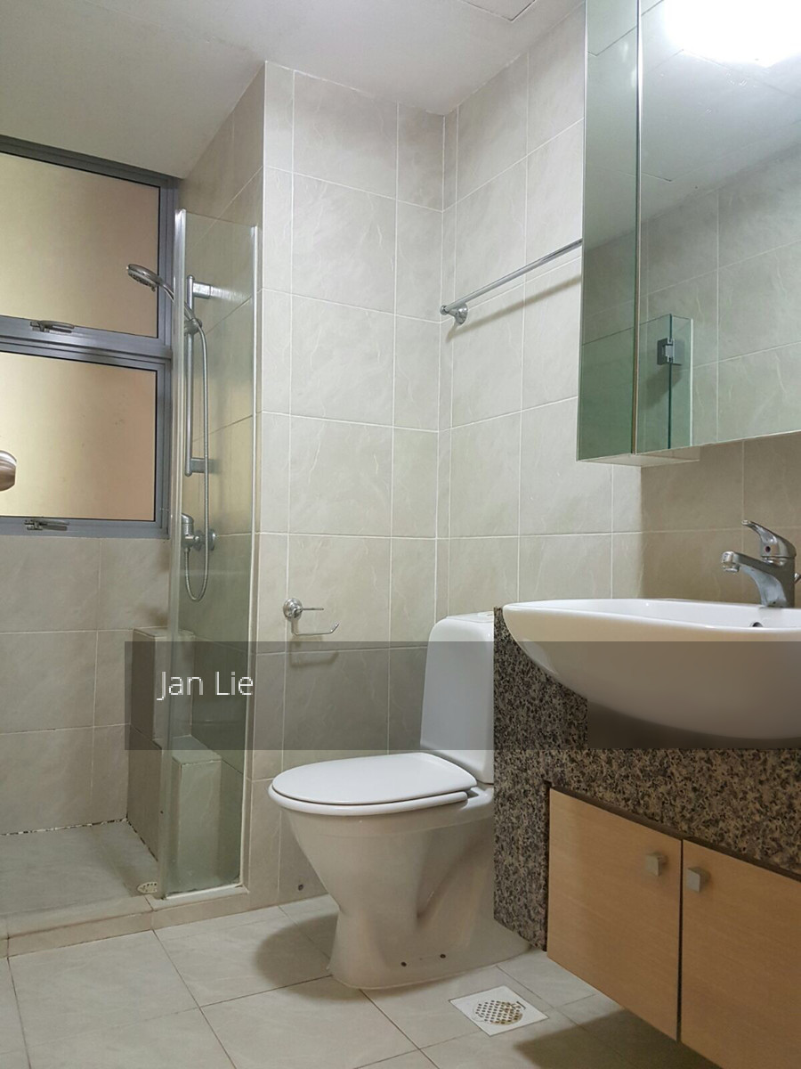 Lakeholmz (D22), Condominium #135800492